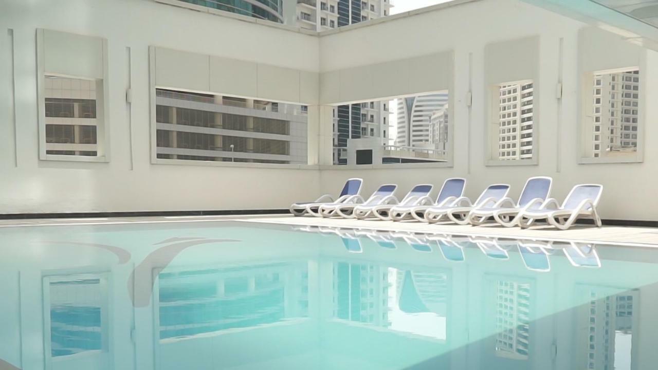 Back Packer Top 10 Dubai Luaran gambar